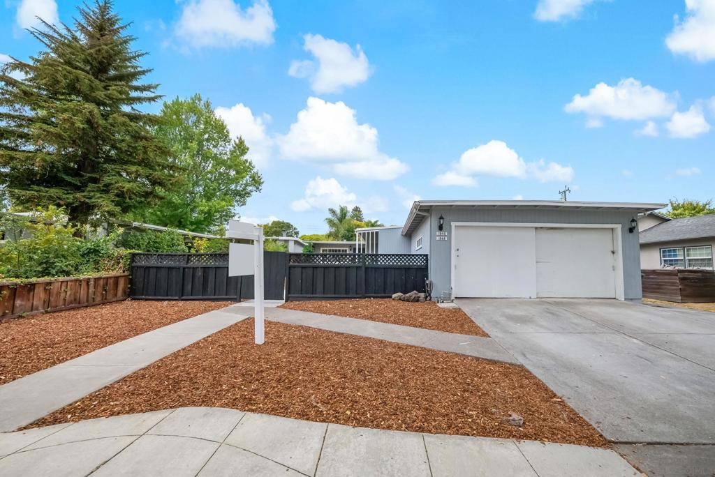 1846 1848 Woodside Rd Property Photo 4