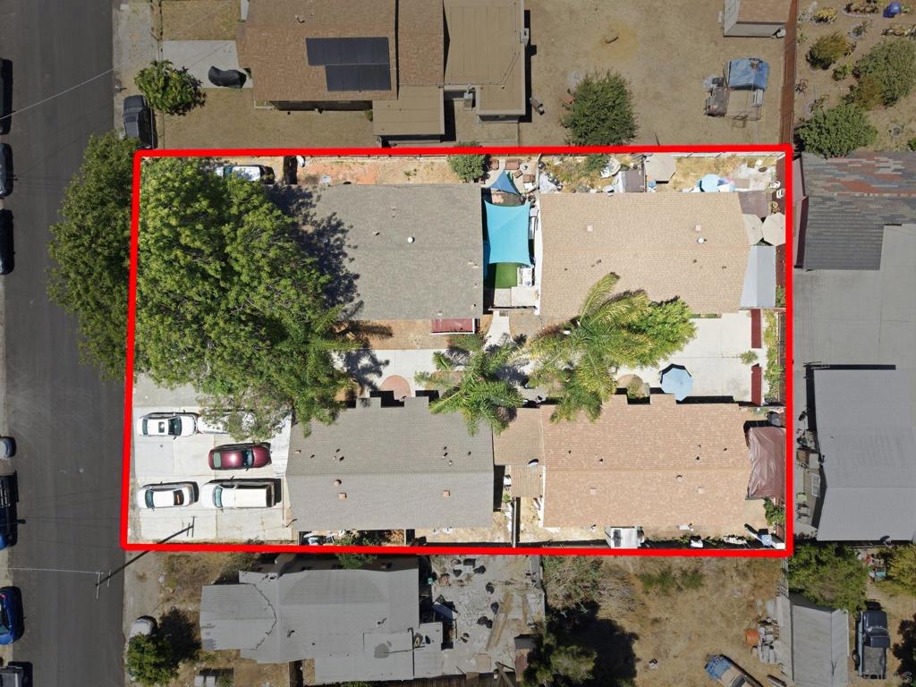 559 61st St Property Photo 4