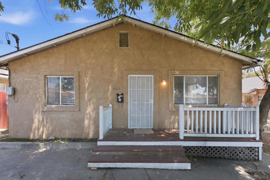 559 61st St Property Photo 10