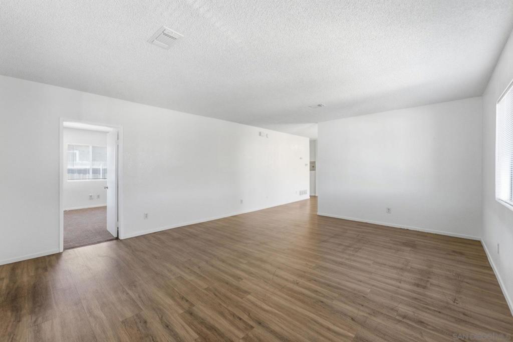 559 61st St Property Photo 12