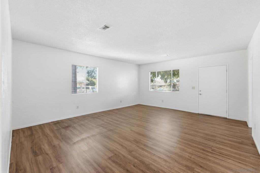 559 61st St Property Photo 13
