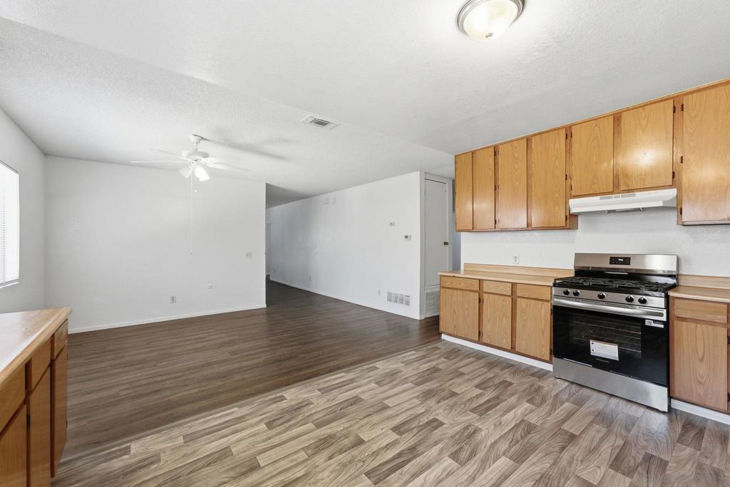 559 61st St Property Photo 18