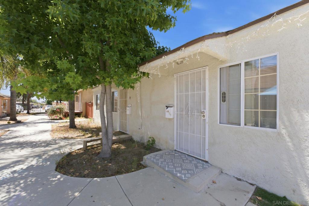 559 61st St Property Photo 34