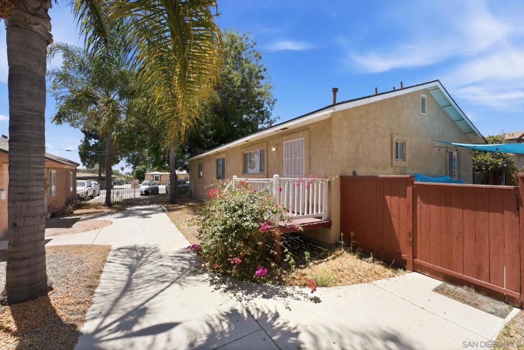559 61st St Property Photo 36