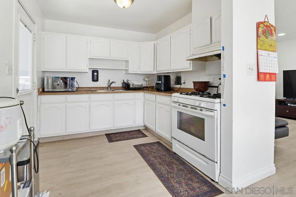 5436 Division St Property Photo 7