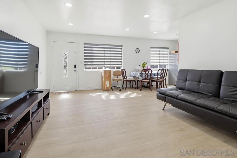 5436 Division St Property Photo 11