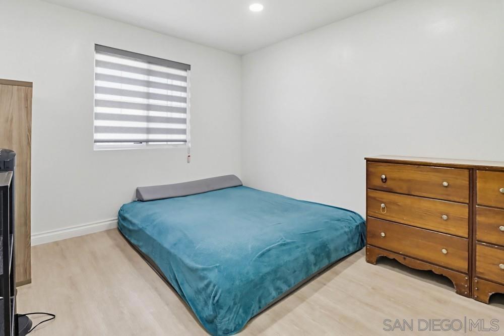 5436 Division St Property Photo 12