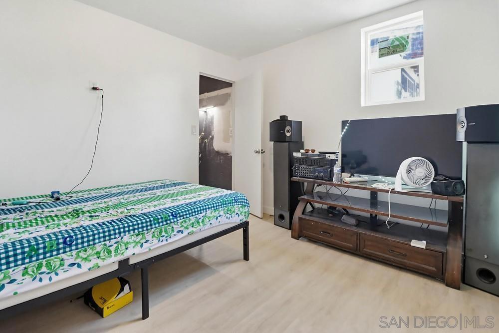 5436 Division St Property Photo 28