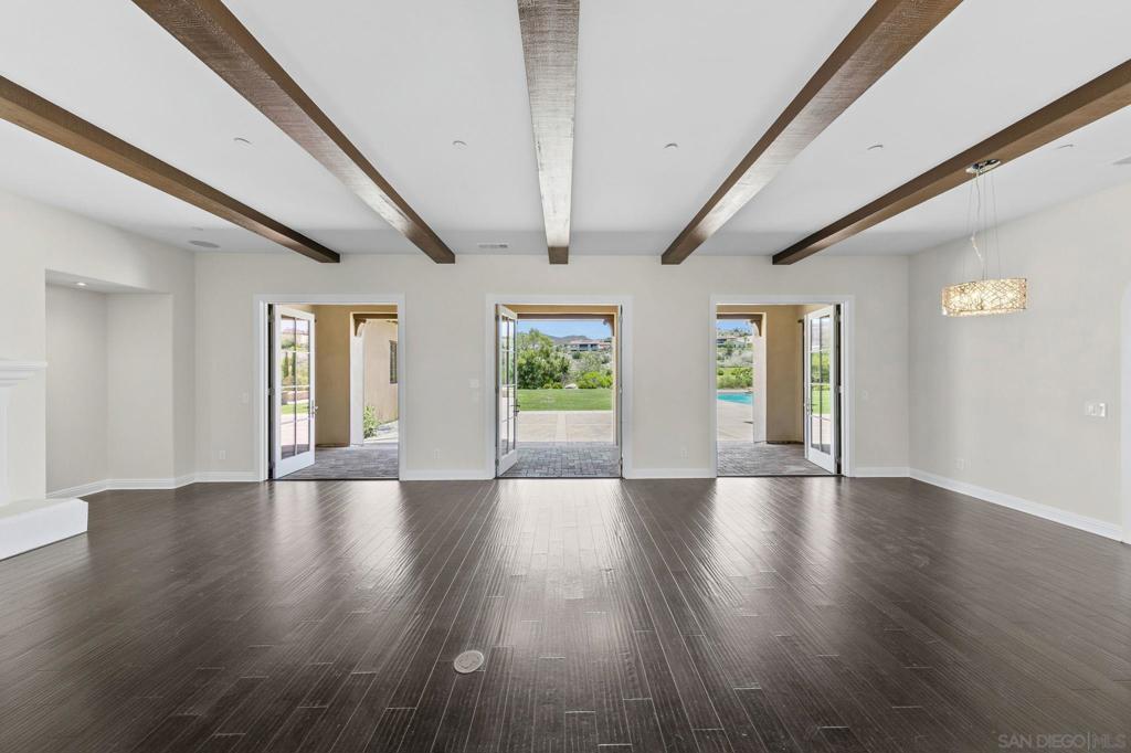 8306 The Landing Way Property Photo 9