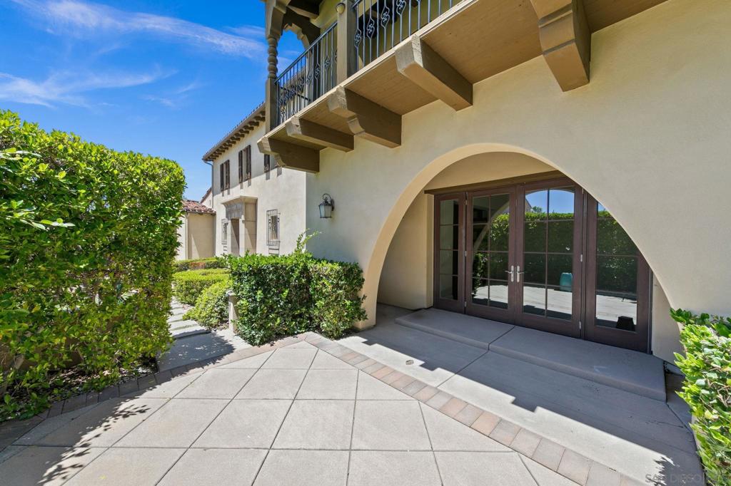 8306 The Landing Way Property Photo 27