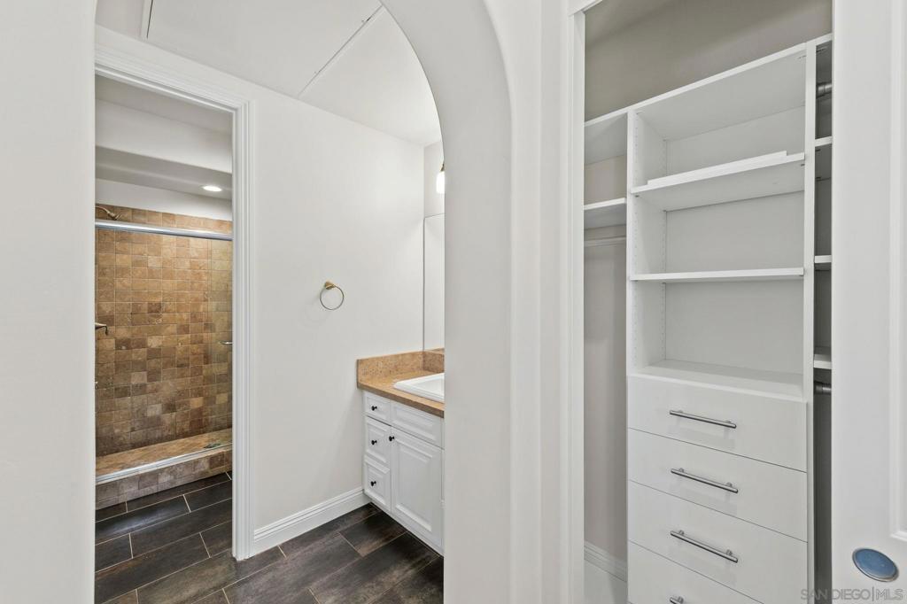 8306 The Landing Way Property Photo 49