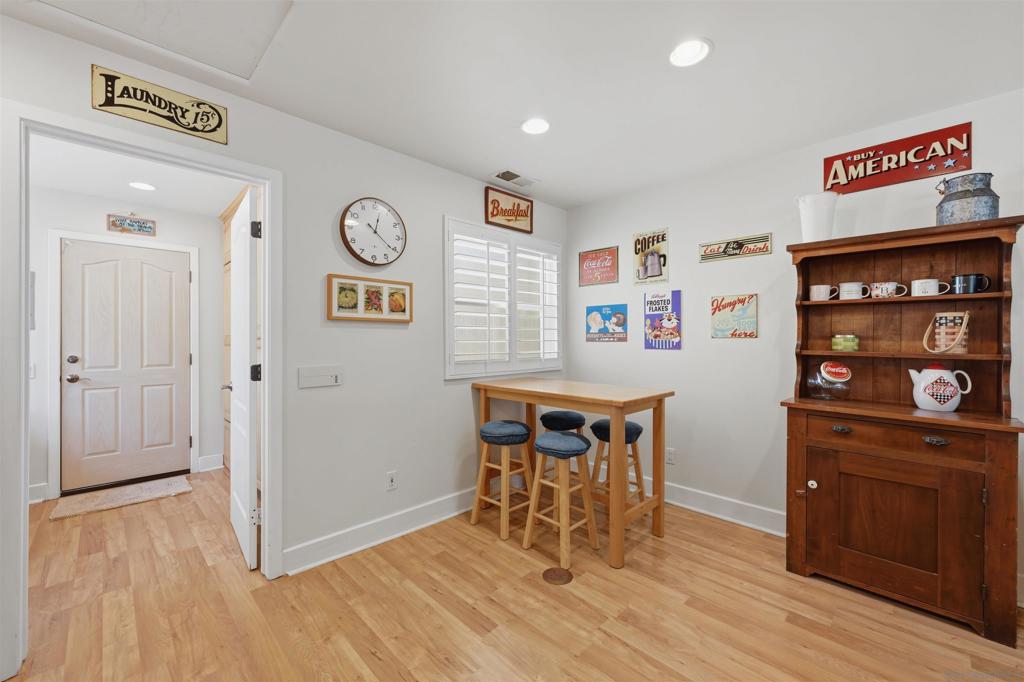 4652 Cass St Property Photo 14