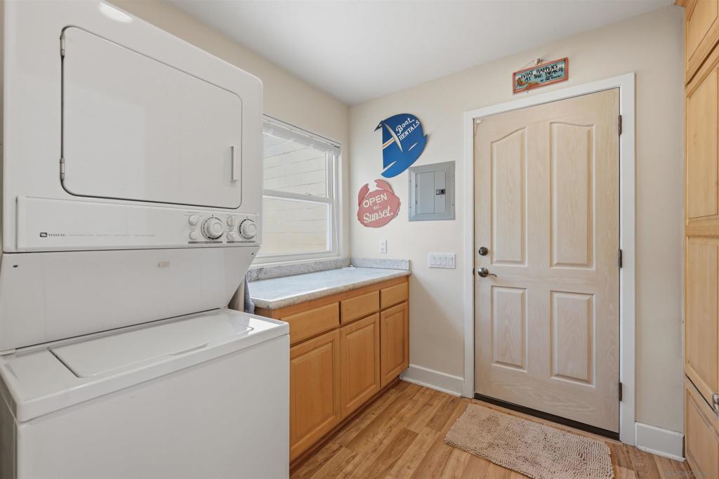 4652 Cass St Property Photo 15
