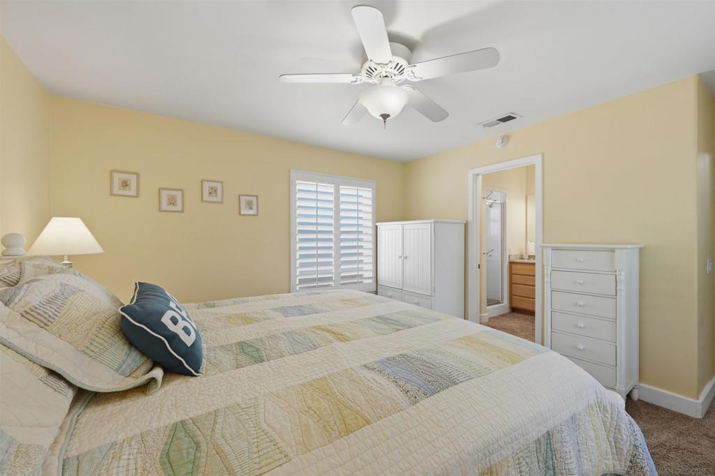 4652 Cass St Property Photo 23