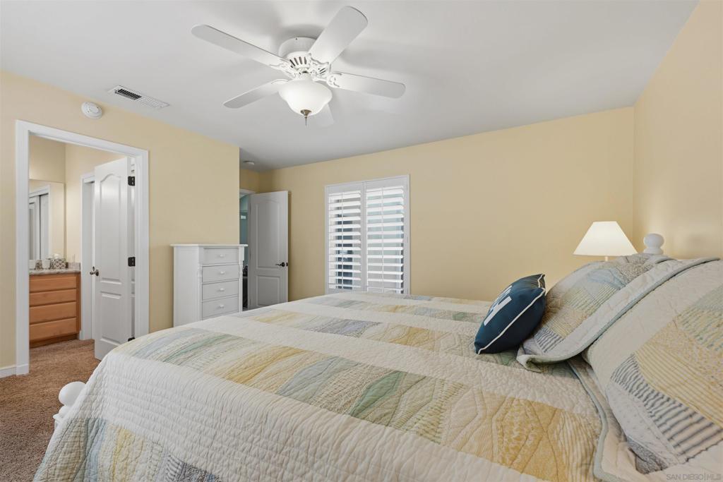 4652 Cass St Property Photo 24