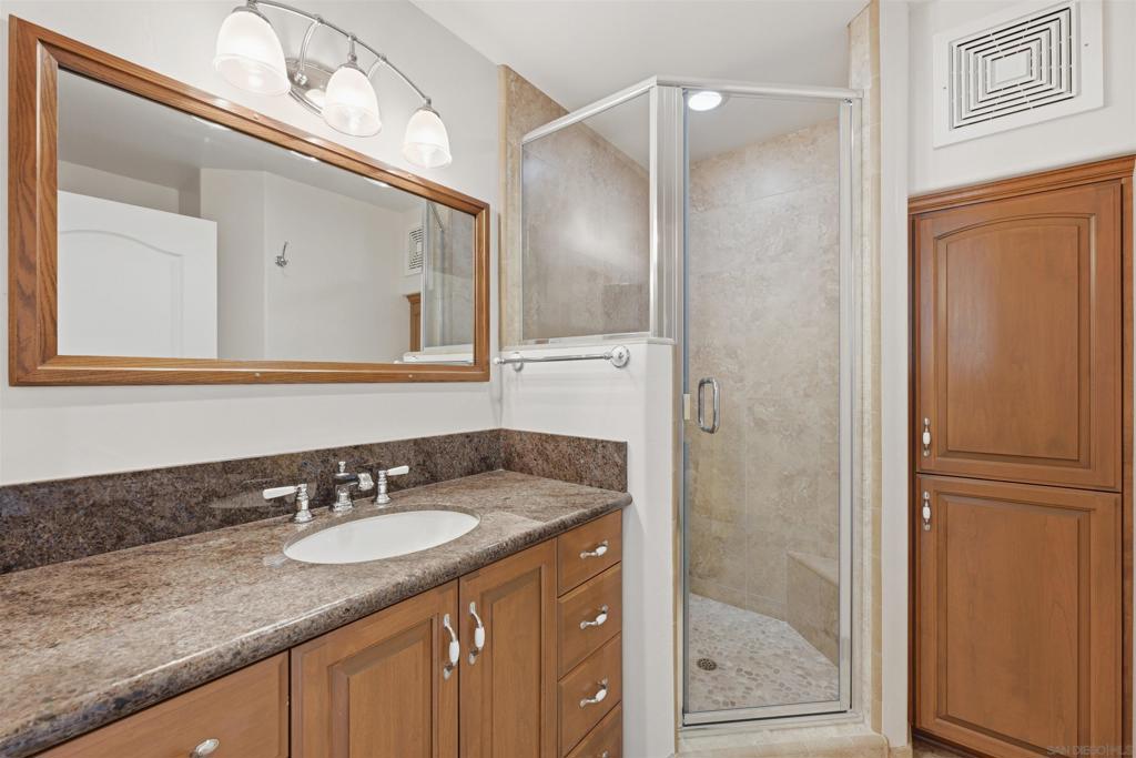 4652 Cass St Property Photo 44