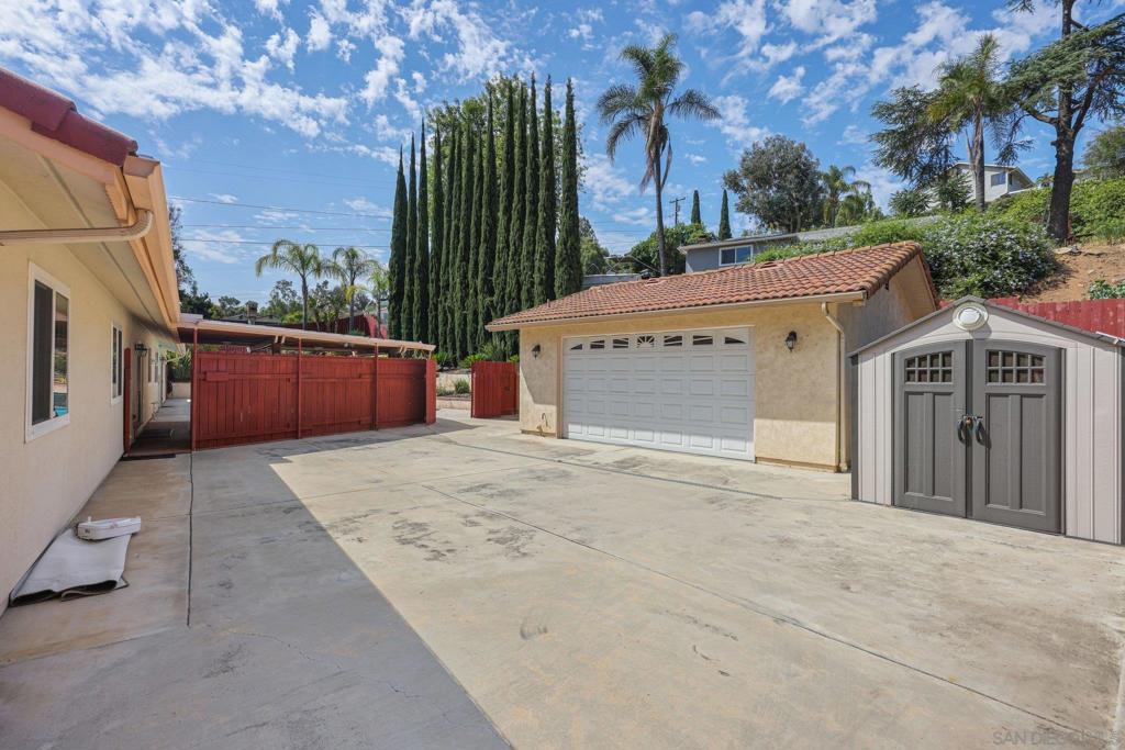 12175 Gay Rio Dr Property Photo 7