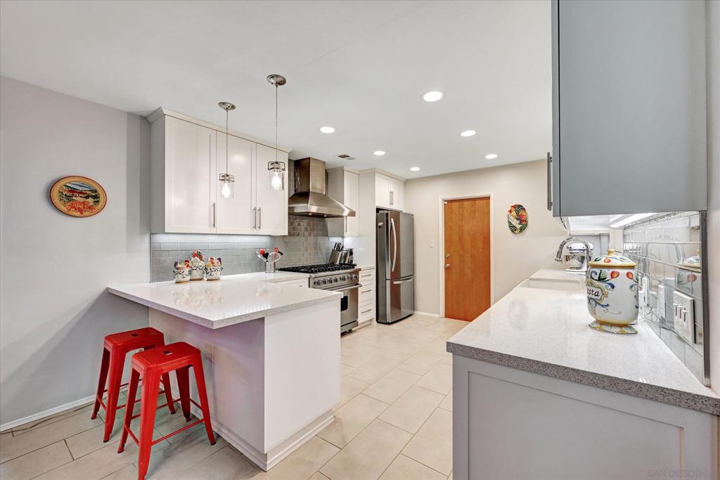 8055 Cinnabar Dr Property Photo 4