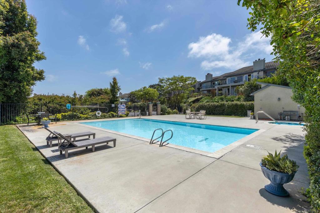 6667 La Jolla Scenic Drive South Property Photo 33