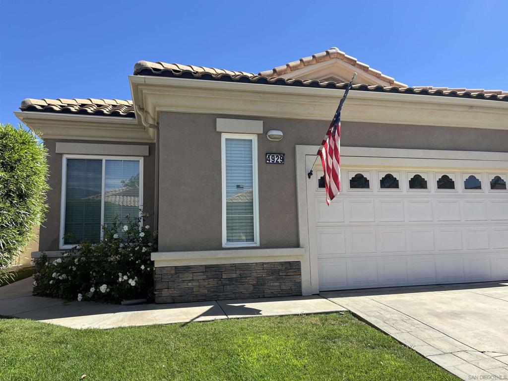 4929 Rolling Hills Avenue Property Photo 3
