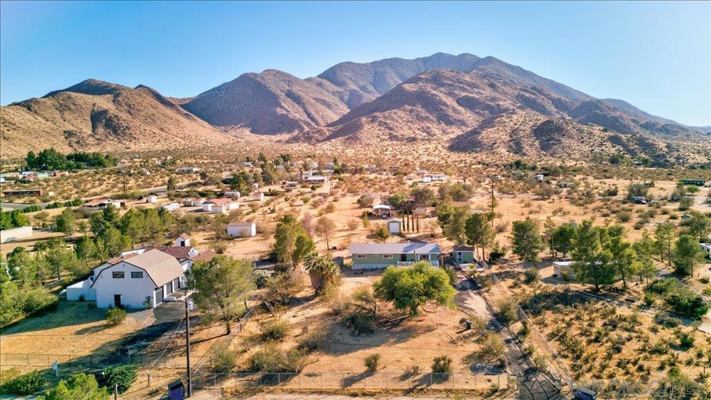 7438 Kickin Horse Property Photo 2
