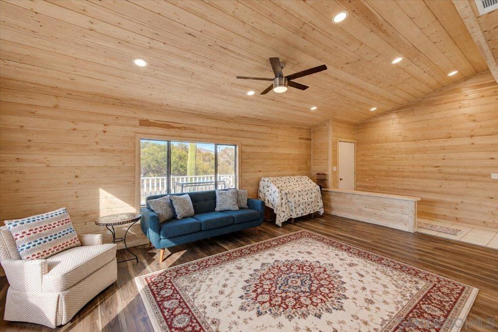 7438 Kickin Horse Property Photo 3