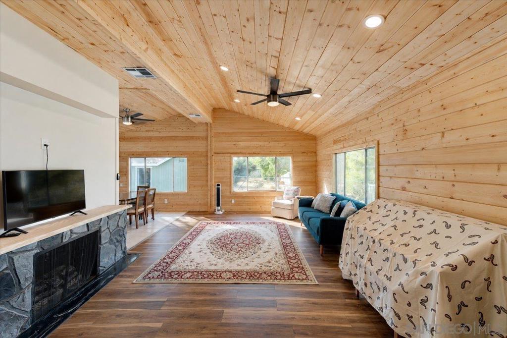 7438 Kickin Horse Property Photo 4