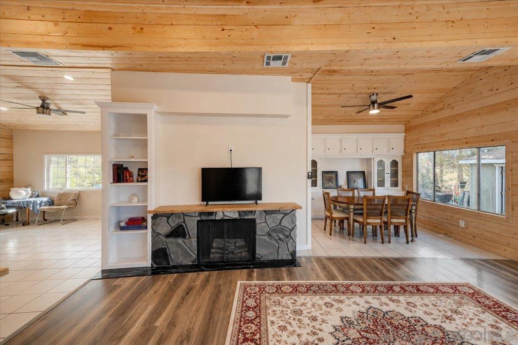 7438 Kickin Horse Property Photo 10