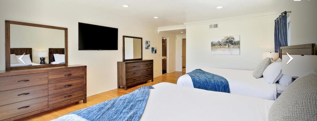 7005 Via Estrada Property Photo 4