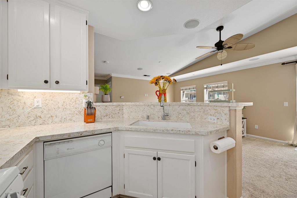 254 Aurora Property Photo 6