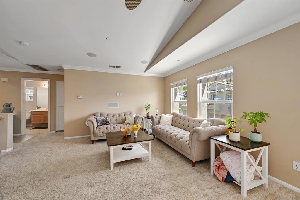 254 Aurora Property Photo 9