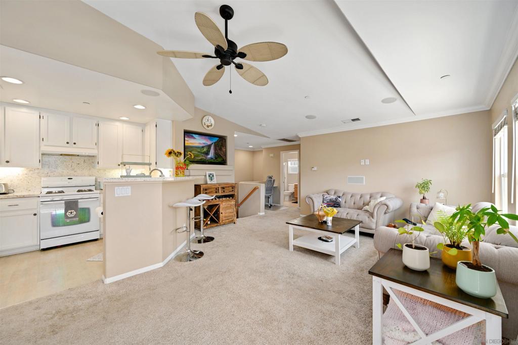 254 Aurora Property Photo 10