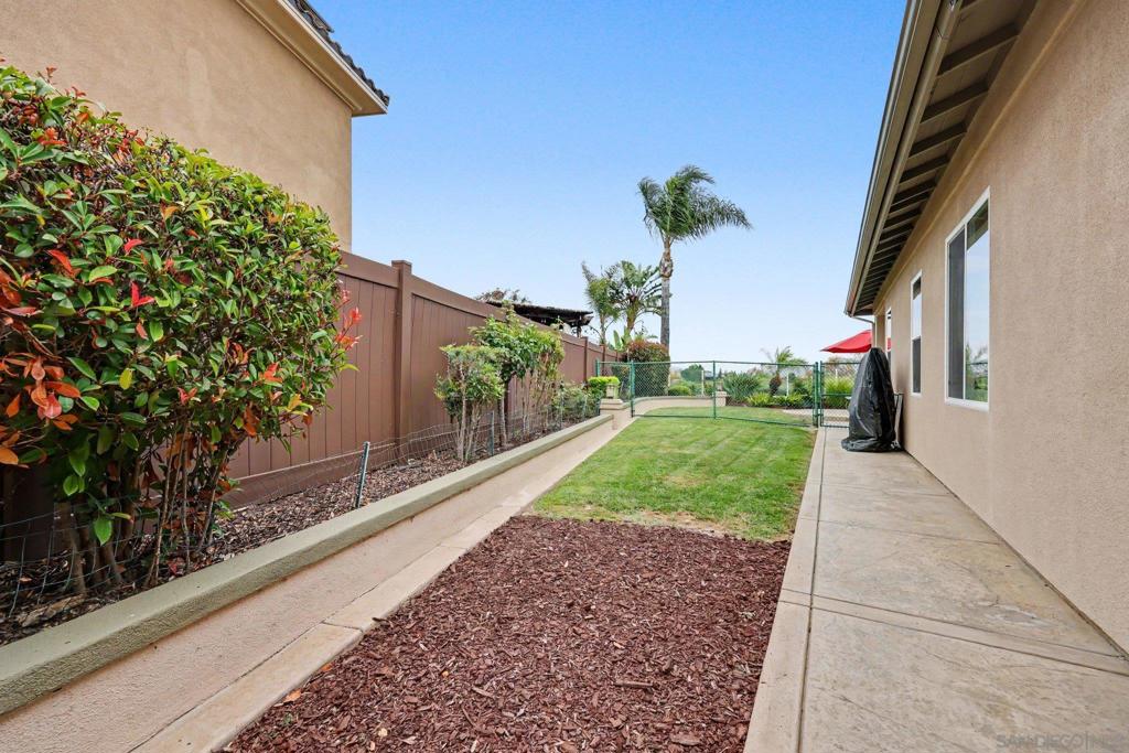 749 Crooked Path Pl Property Photo 37