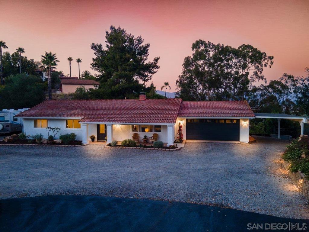 2650 Sunset Hills Property Photo 2