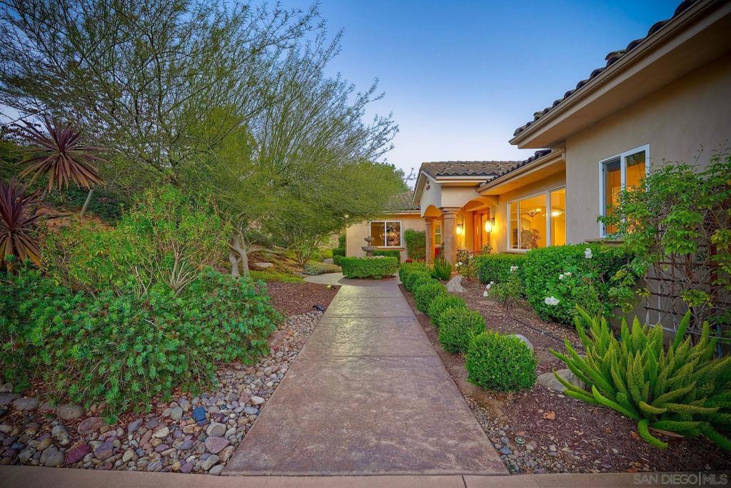 30388 Castlecrest Property Photo 5