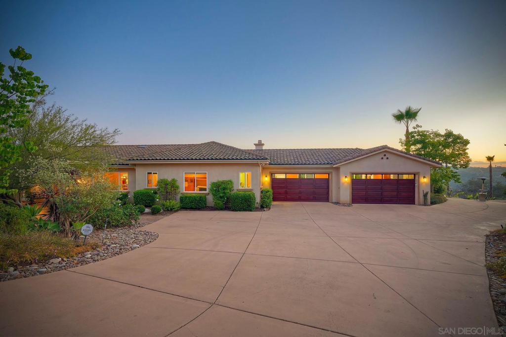 30388 Castlecrest Property Photo 6