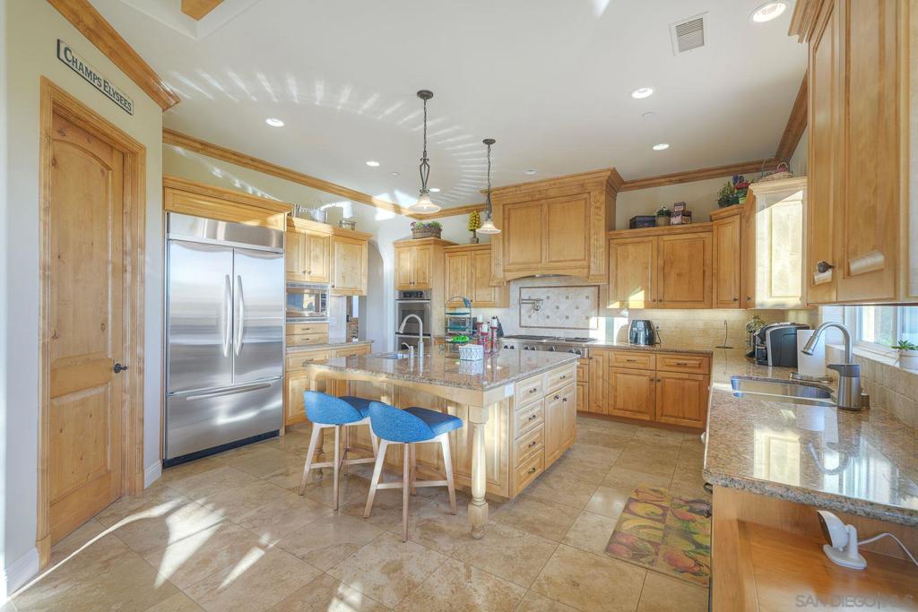 30388 Castlecrest Property Photo 14