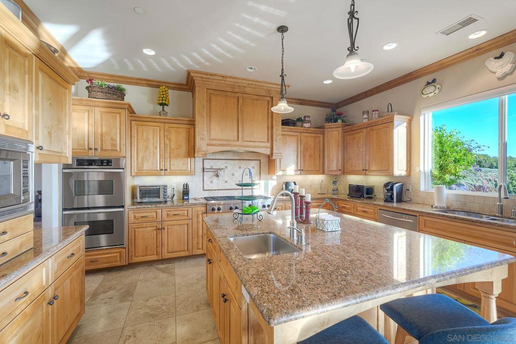 30388 Castlecrest Property Photo 15