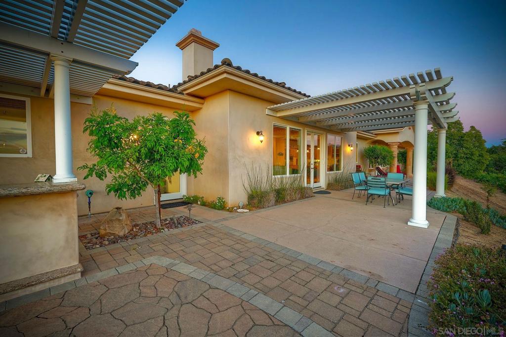 30388 Castlecrest Property Photo 34