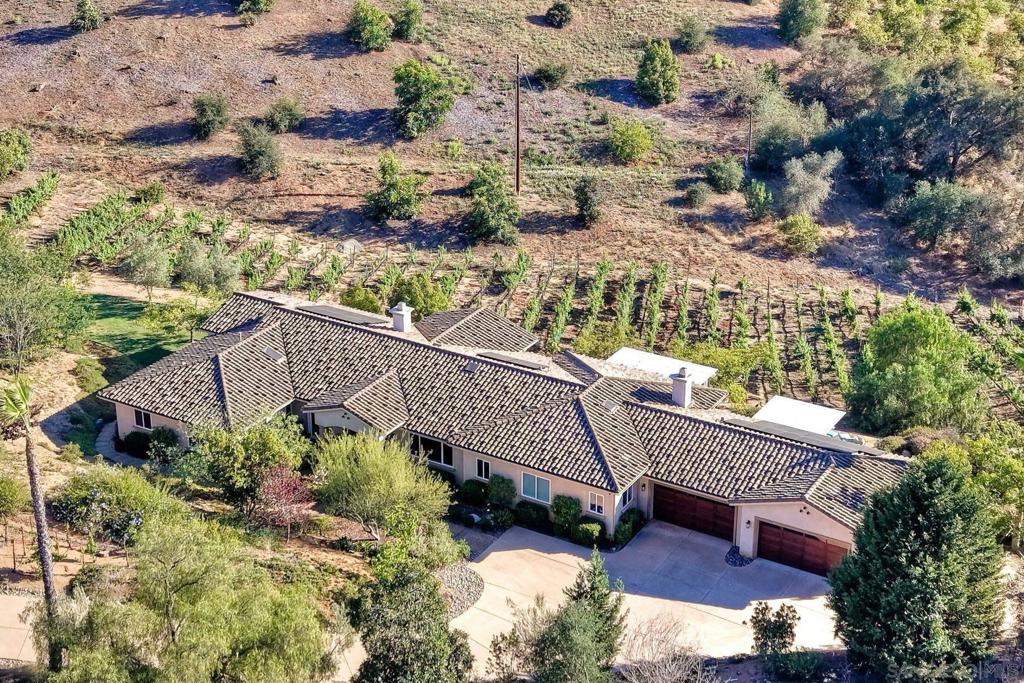 30388 Castlecrest Property Photo 41