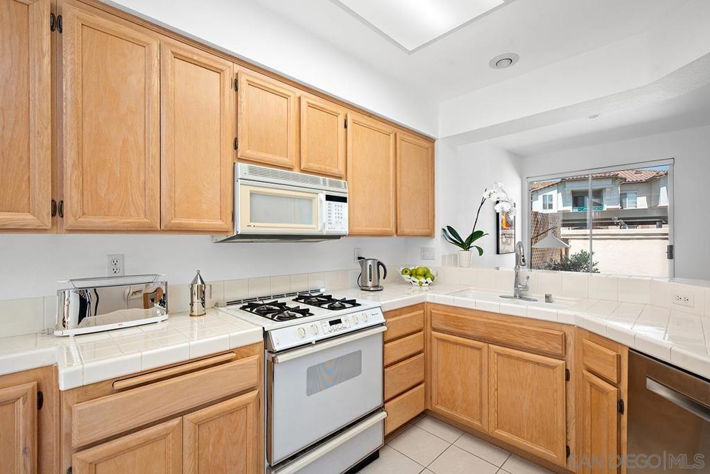 11382 Via Rancho San Diego D Property Photo 12