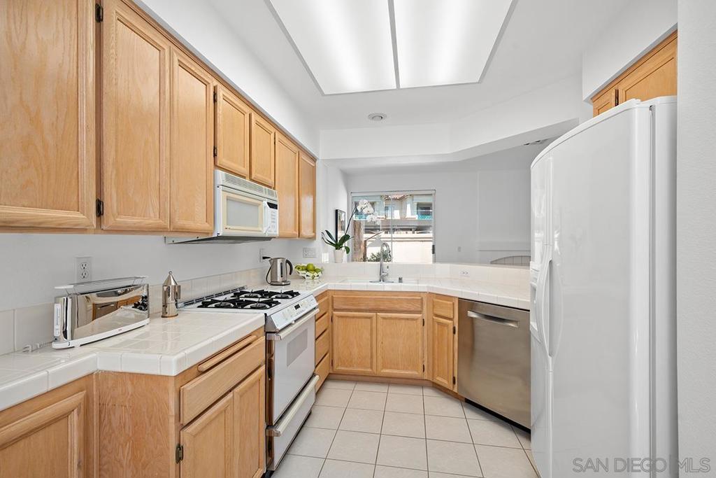 11382 Via Rancho San Diego D Property Photo 13