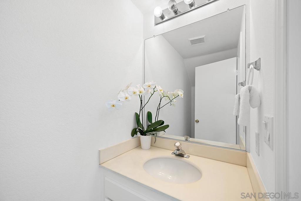 11382 Via Rancho San Diego D Property Photo 16