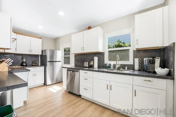 1735 Froude St Property Photo 12