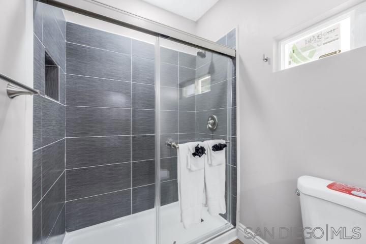 1735 Froude St Property Photo 23
