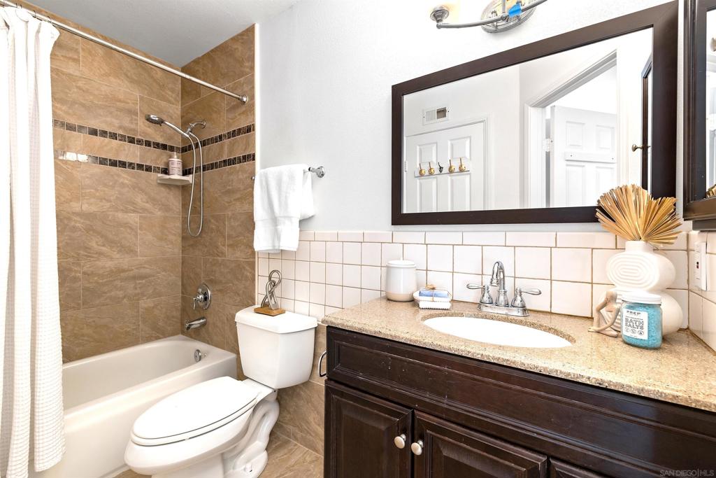 8811 Gilman Dr H Property Photo 10