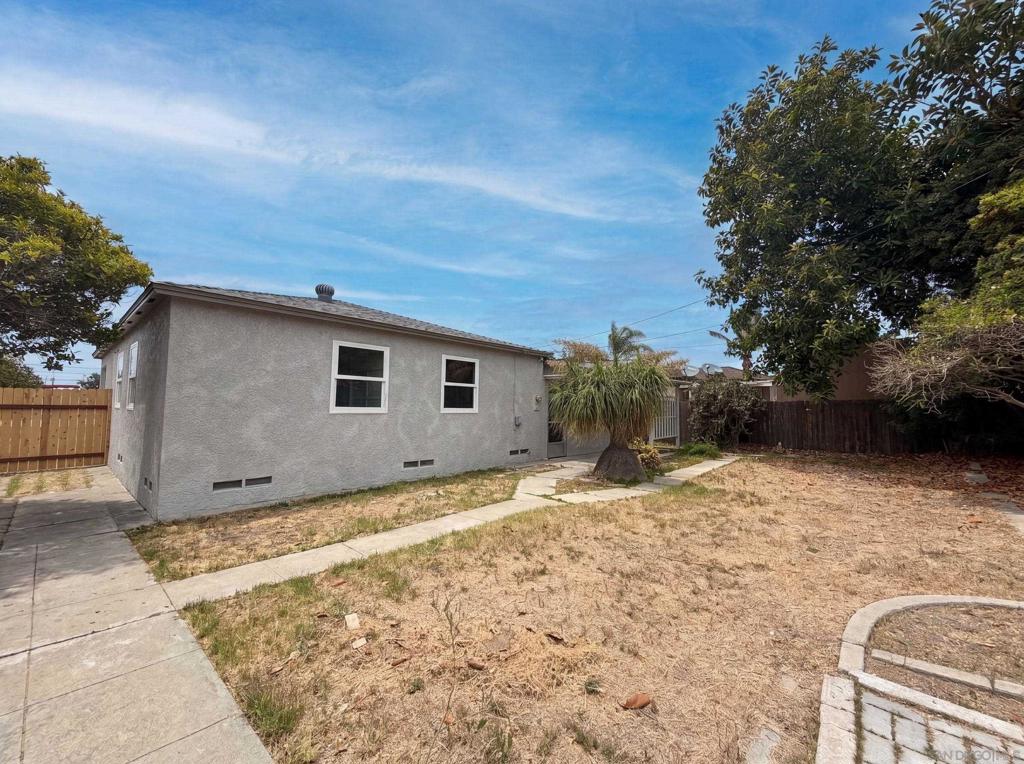 625 Woodlawn Property Photo 5