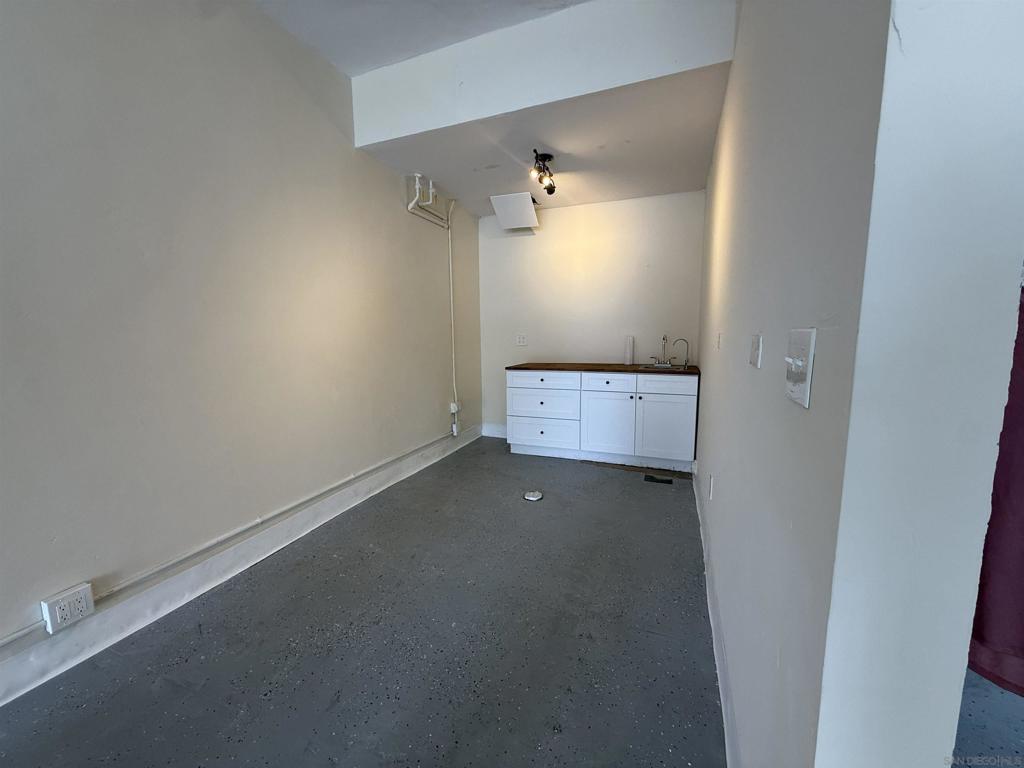 2886 Mission Blvd Property Photo 16