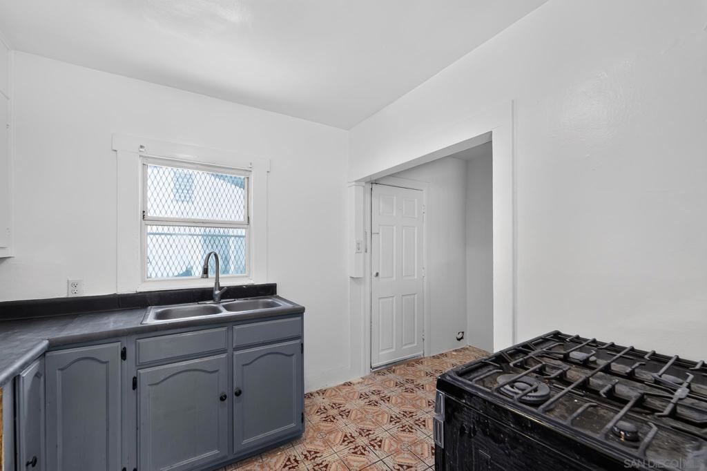 1442 W 69th Property Photo 14