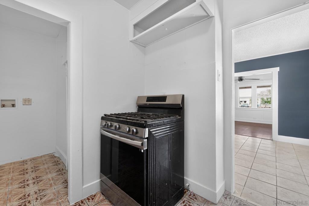 1442 W 69th Property Photo 15